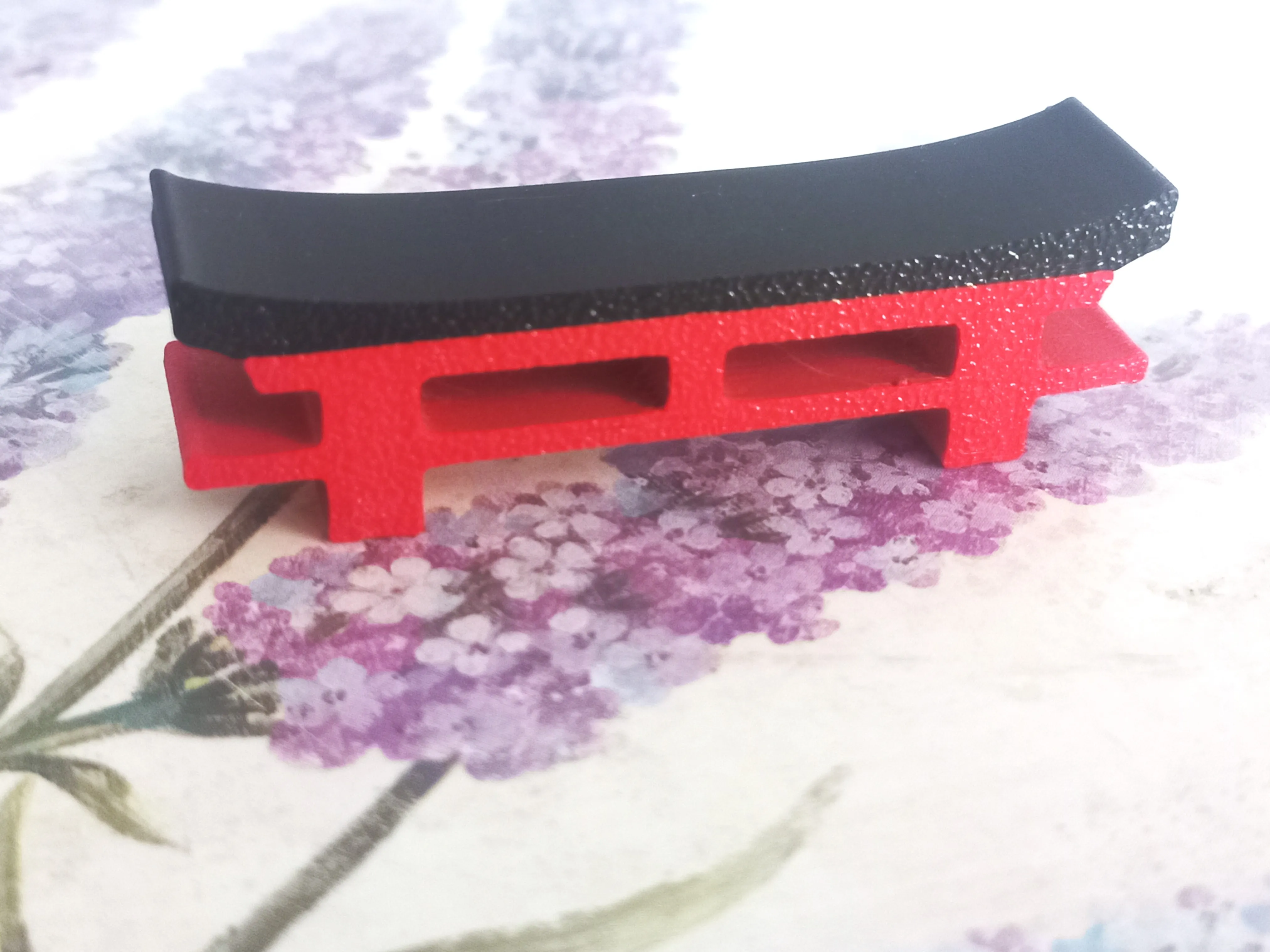 Torii inspirierte Essstäbchen / Besteckablagehalter