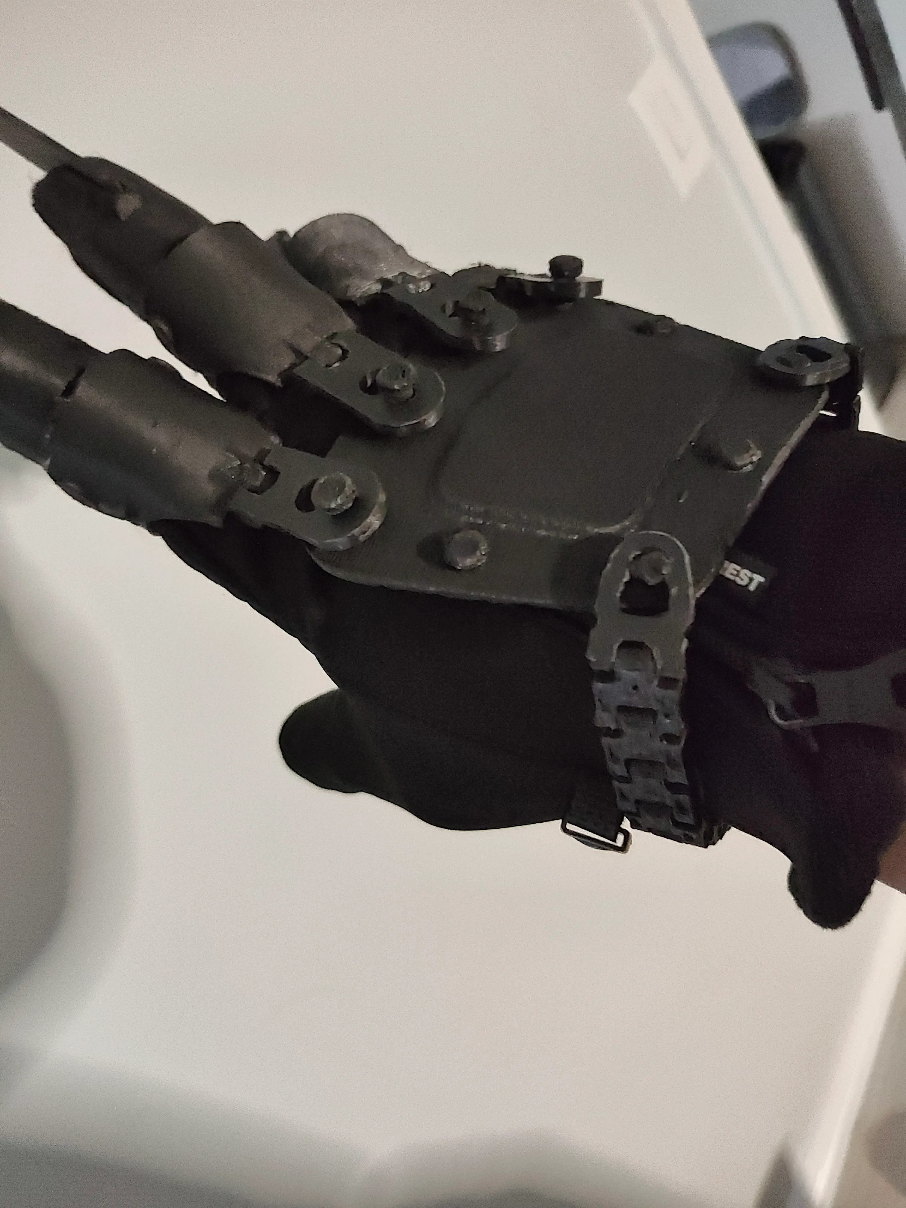 Bladed Glove Prosthetic