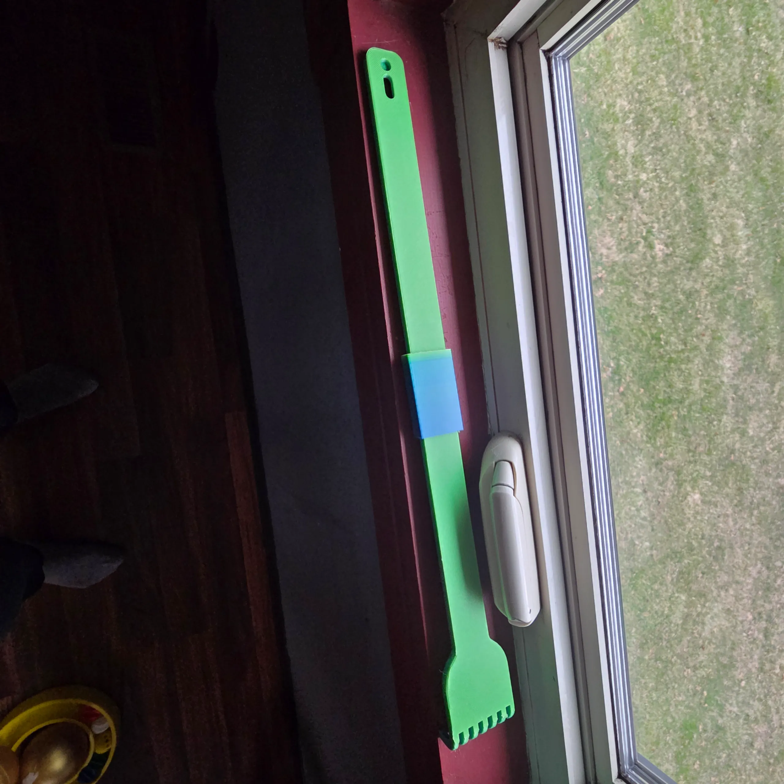 two piece Back Scratcher with middle brace support-1