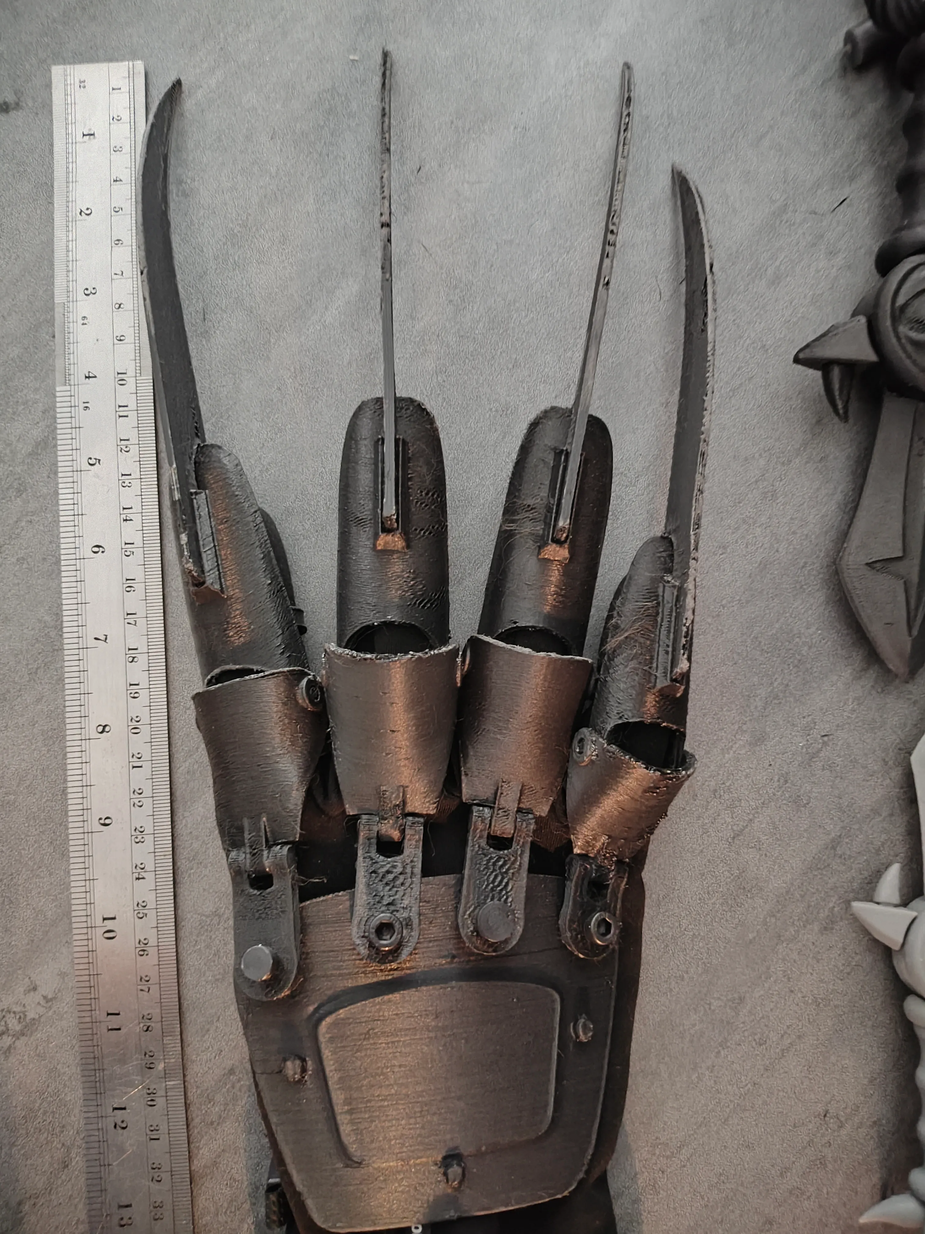 Bladed Glove Prosthetic