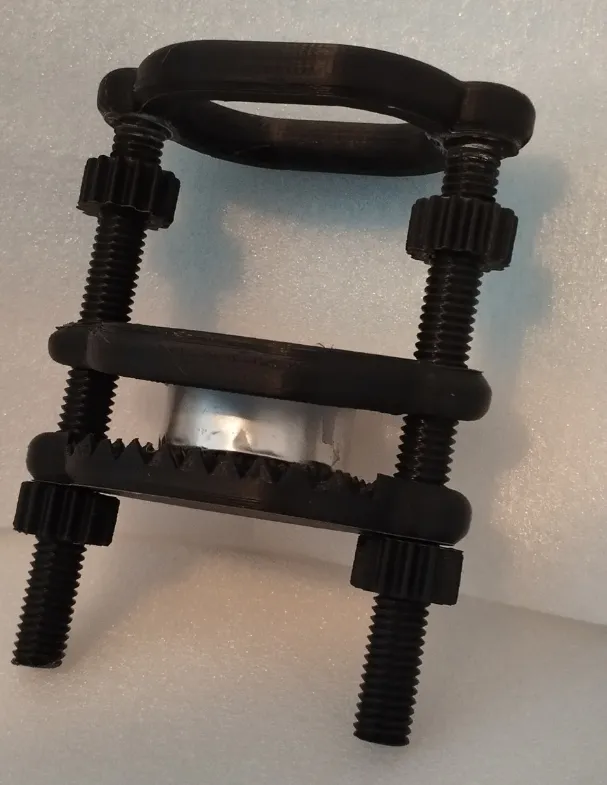 Ball stretcher crusher