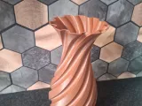 Vase twisted-2