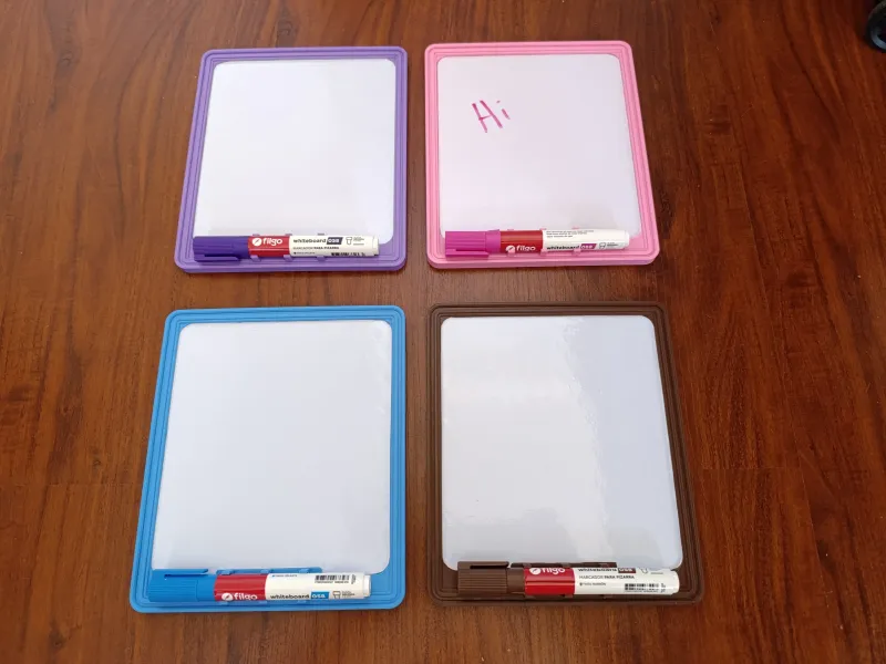 Quadro Branco Pequeno com Suporte para Marcador