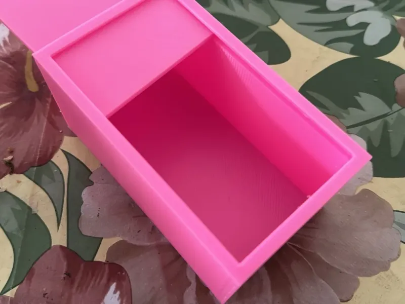 Sliding cover box