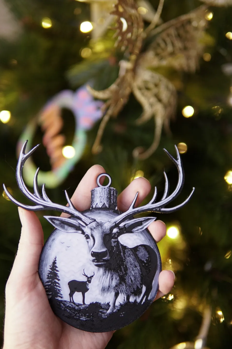 Curios Reindeer Decoration