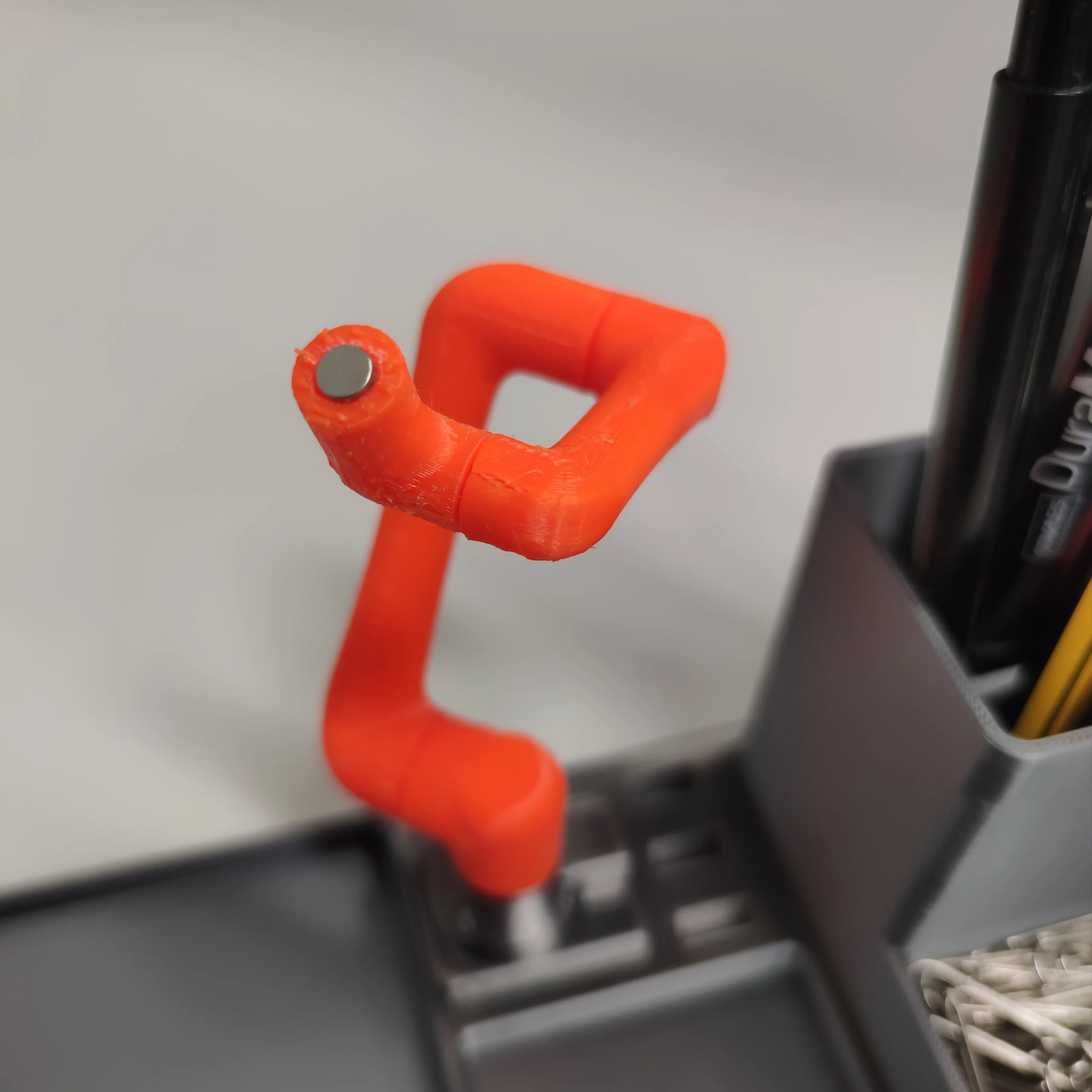Articulated robot Desk Organizer