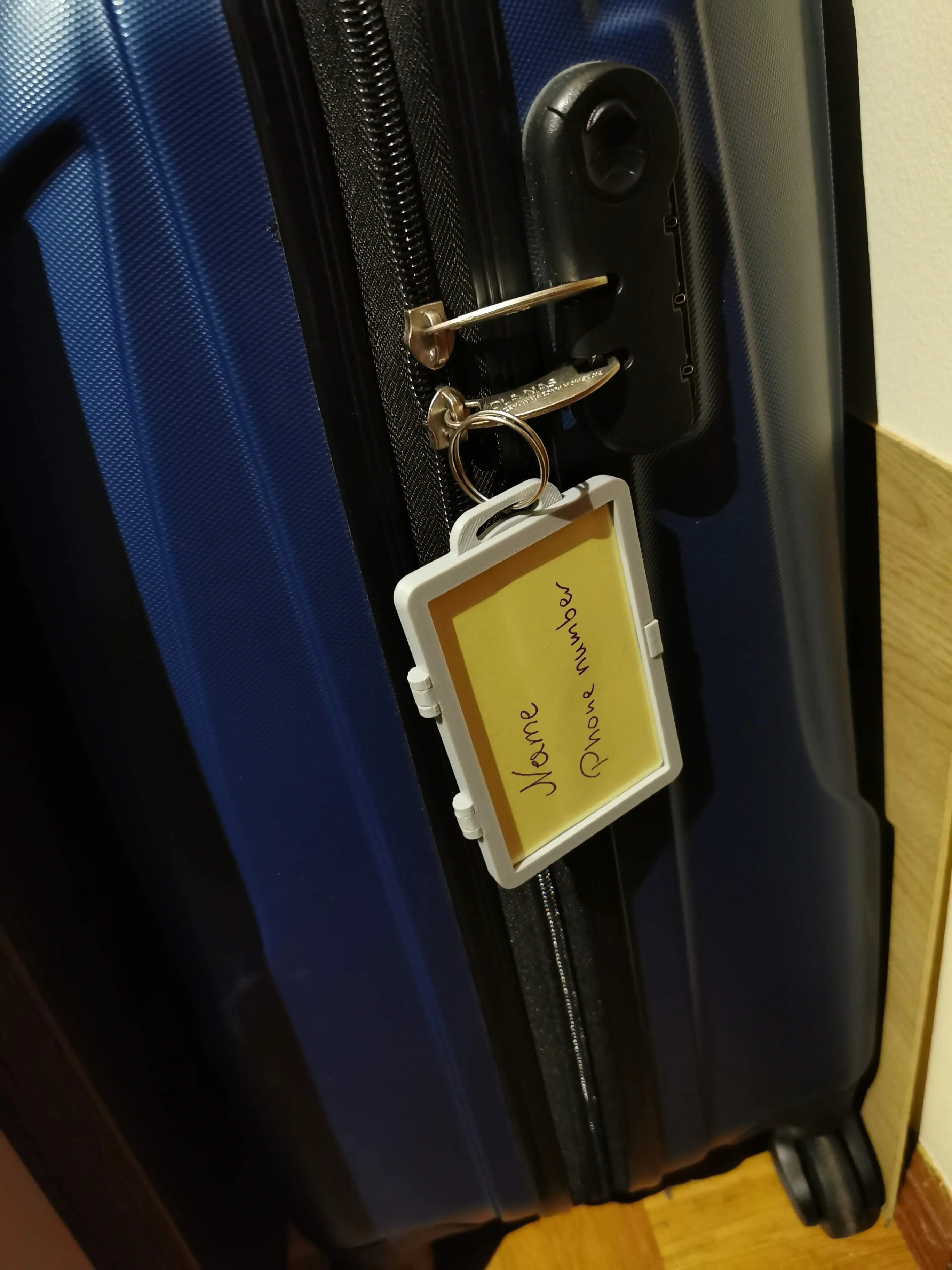 Skipass Card Holder, Pool Pass, Name tag for luggage.
