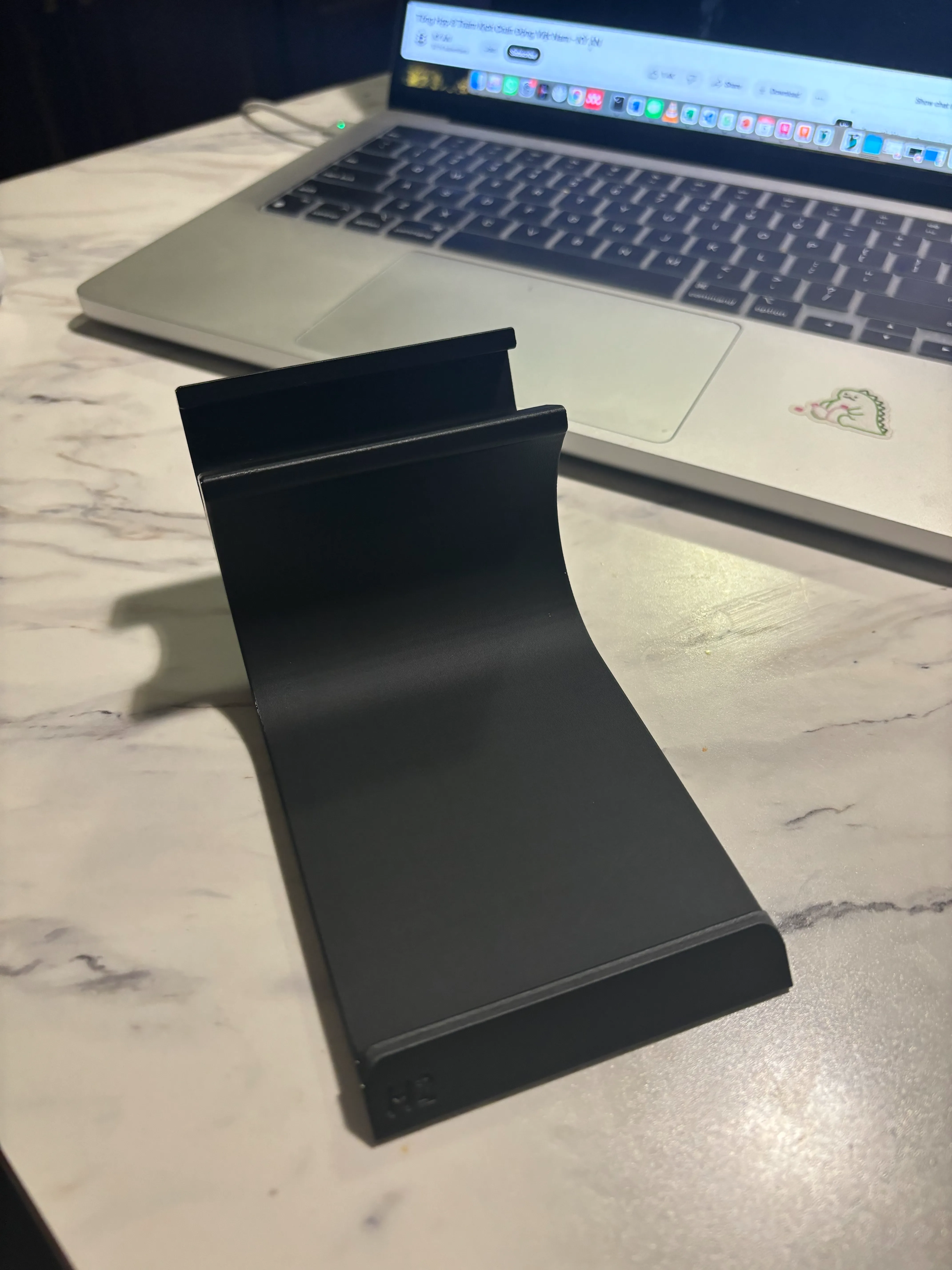 Levitation Macbook stand - Ipad Stand - Phone holder