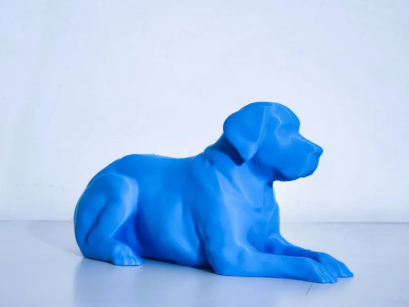 Statua di Labrador rilassato