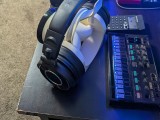 Headphone to Speaker Conversion Stand-2