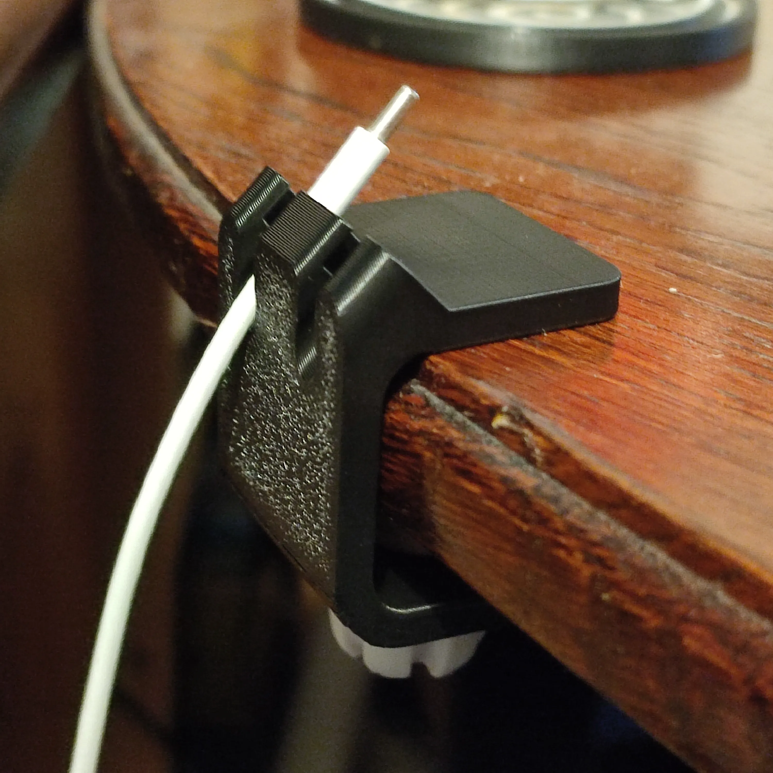 USBc Cable Holder - Screw Clamp