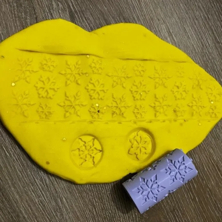 CHRISTMAS SNOWFLAKE TEXTURE ROLLER FOR SENSORY PLAY / BAKING
