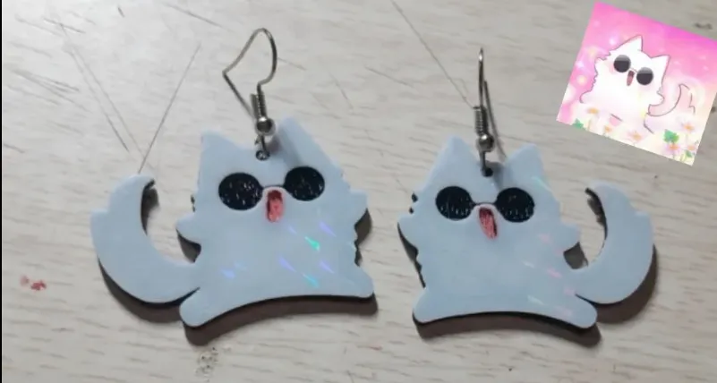 Aretes de gojo gato