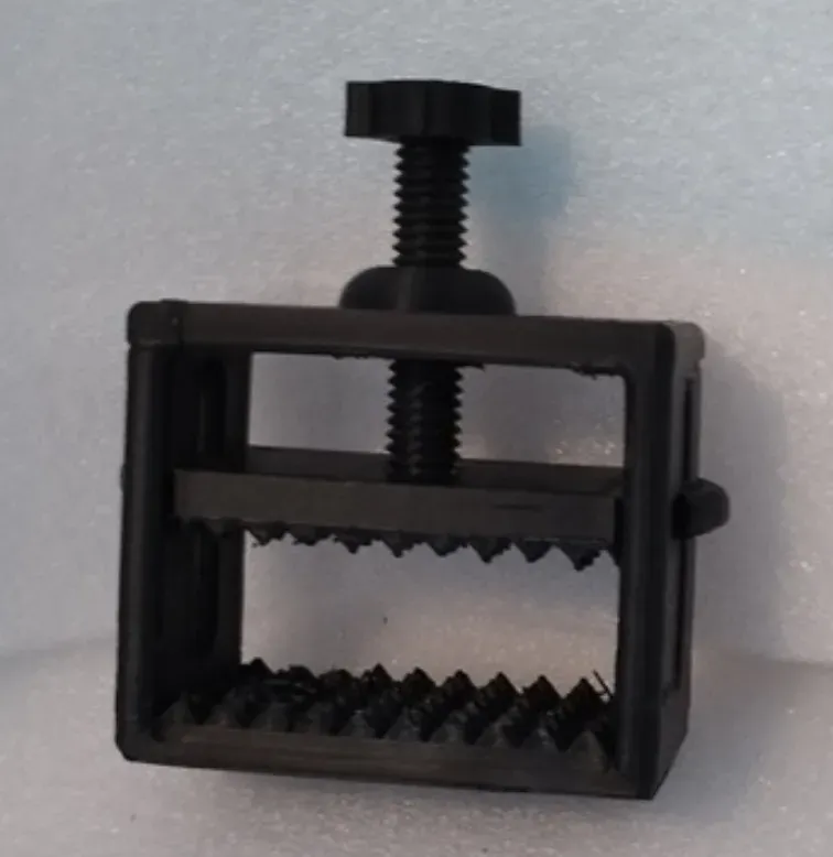Spiked vice