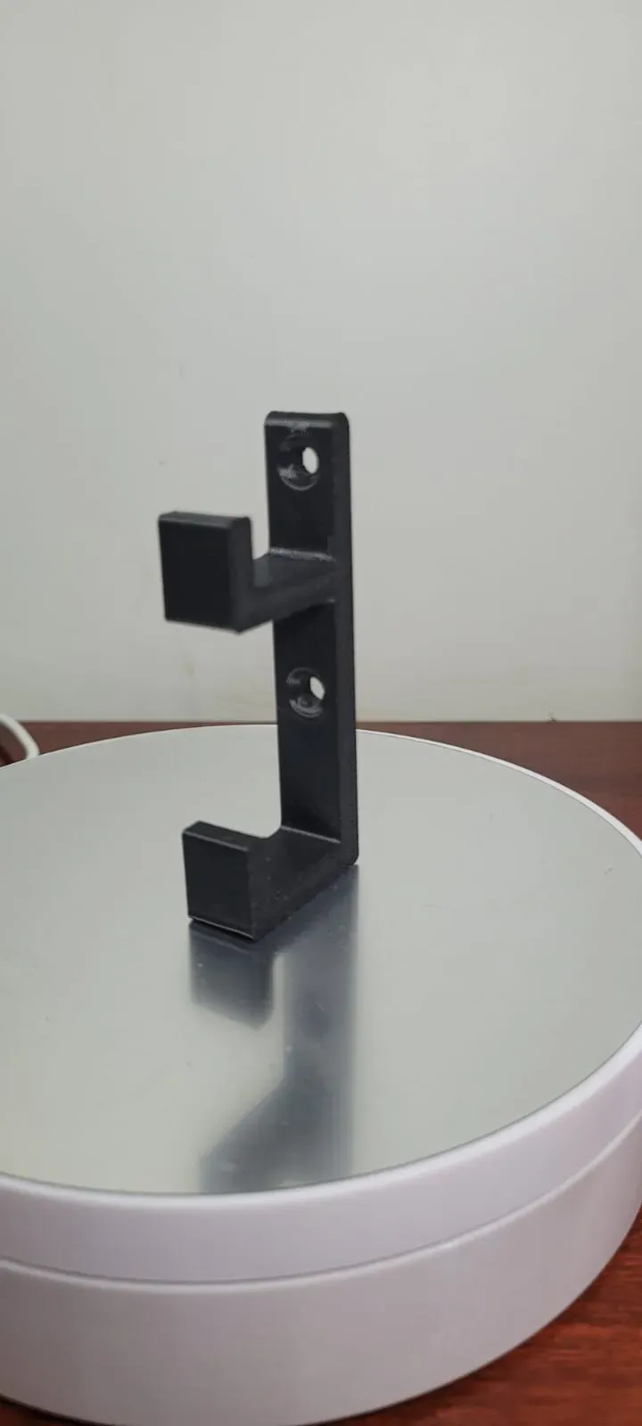 Suporte para Boné com Gancho Duplo