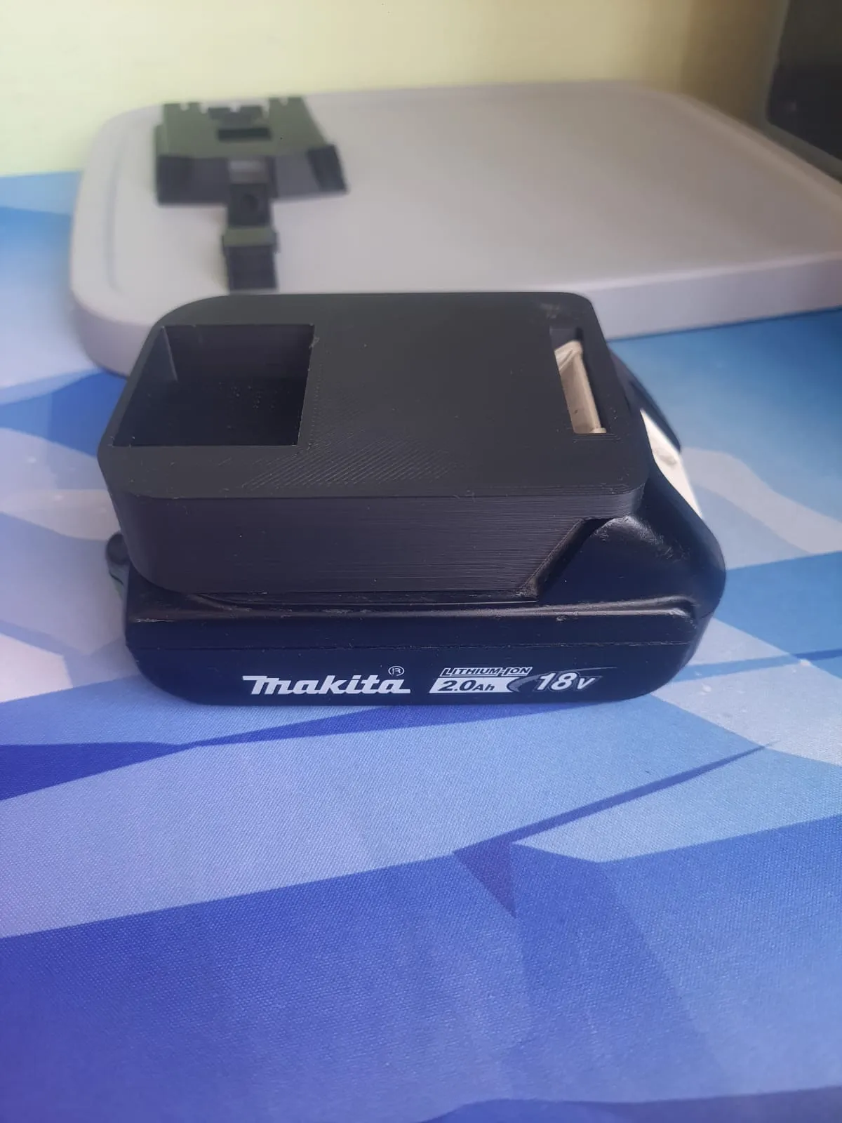 Makita battery adaptor to Bosch PRO (blue) Tools