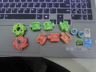 Explosive armor fingertip gyroscope