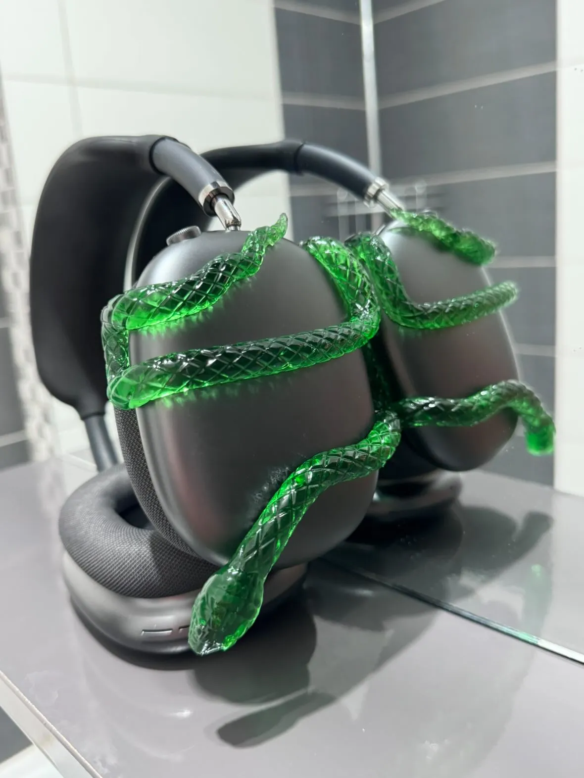 Airpods Max Attachments "Serpent"