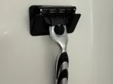 Wall Mount Razor Holder - designx-lab.com-3