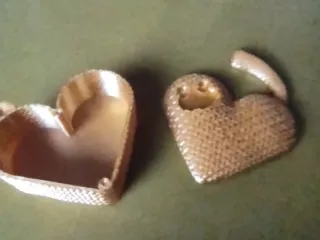 KNITTED HEART KITTEN JEWELRY BOX / MULTI PARTS