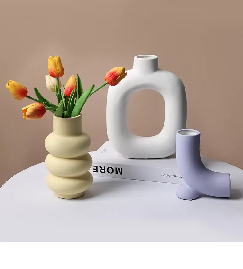 VASES GÉOMÉTRIQUES