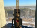 Грустный робот-лампа-3