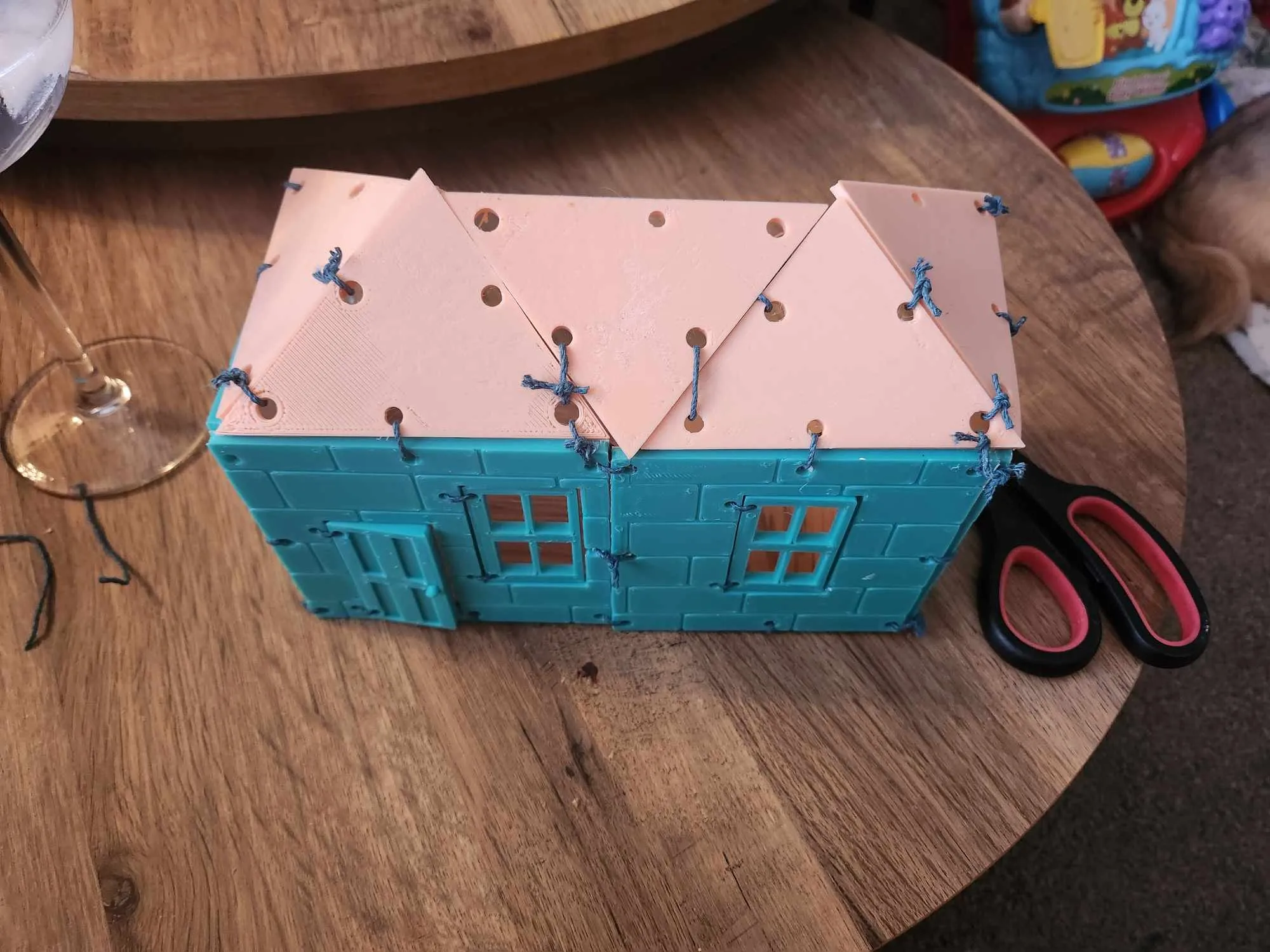 Spielzeug-Puppenhaus - DIY - Einfacher Bau