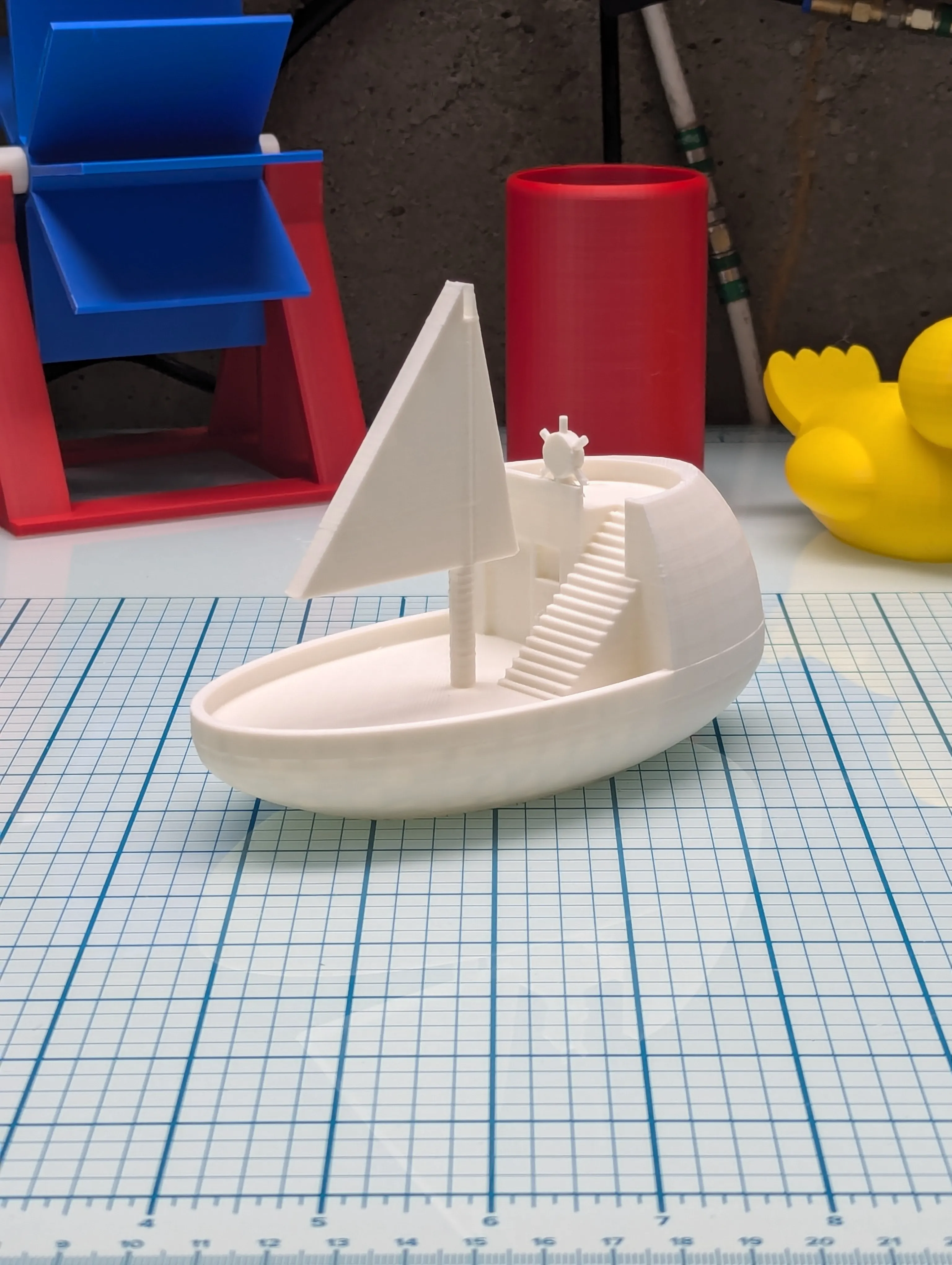 Set di giocattoli da bagno classici - Barca a vela, anatra, centrifuga e tazza