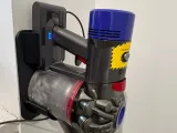 Dyson V8 vacuum Wall Mount-1
