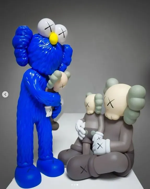 Kaws CHang Bai Mountain x Take Fan Art Toy