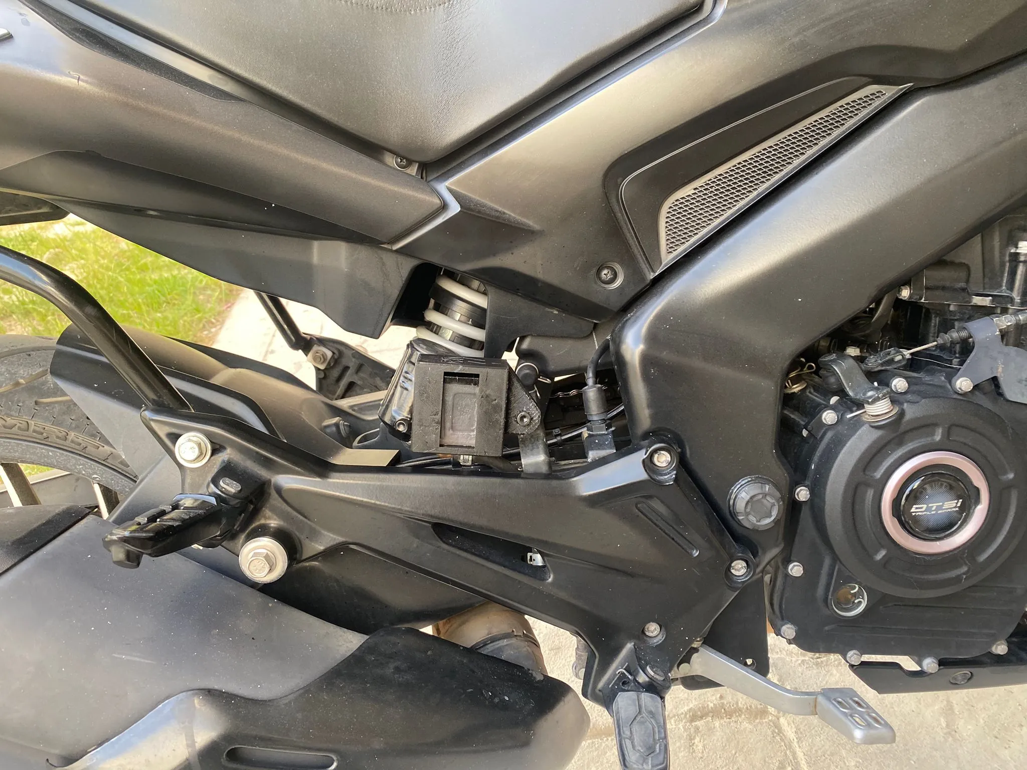 BAJAJ PULSAR N250 REAR HYDRAULIC