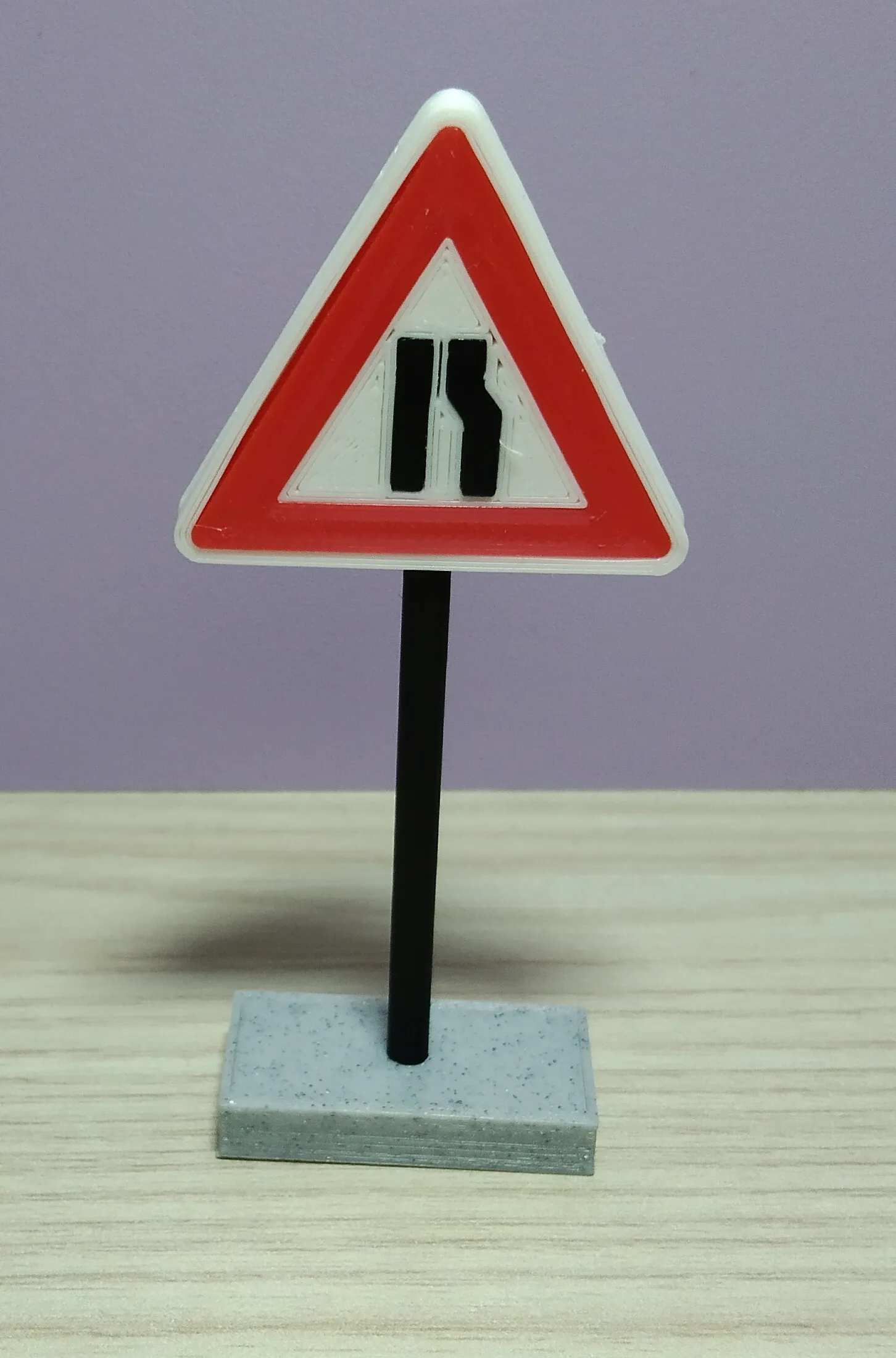 Road sign - Narrowed roadway (one side)