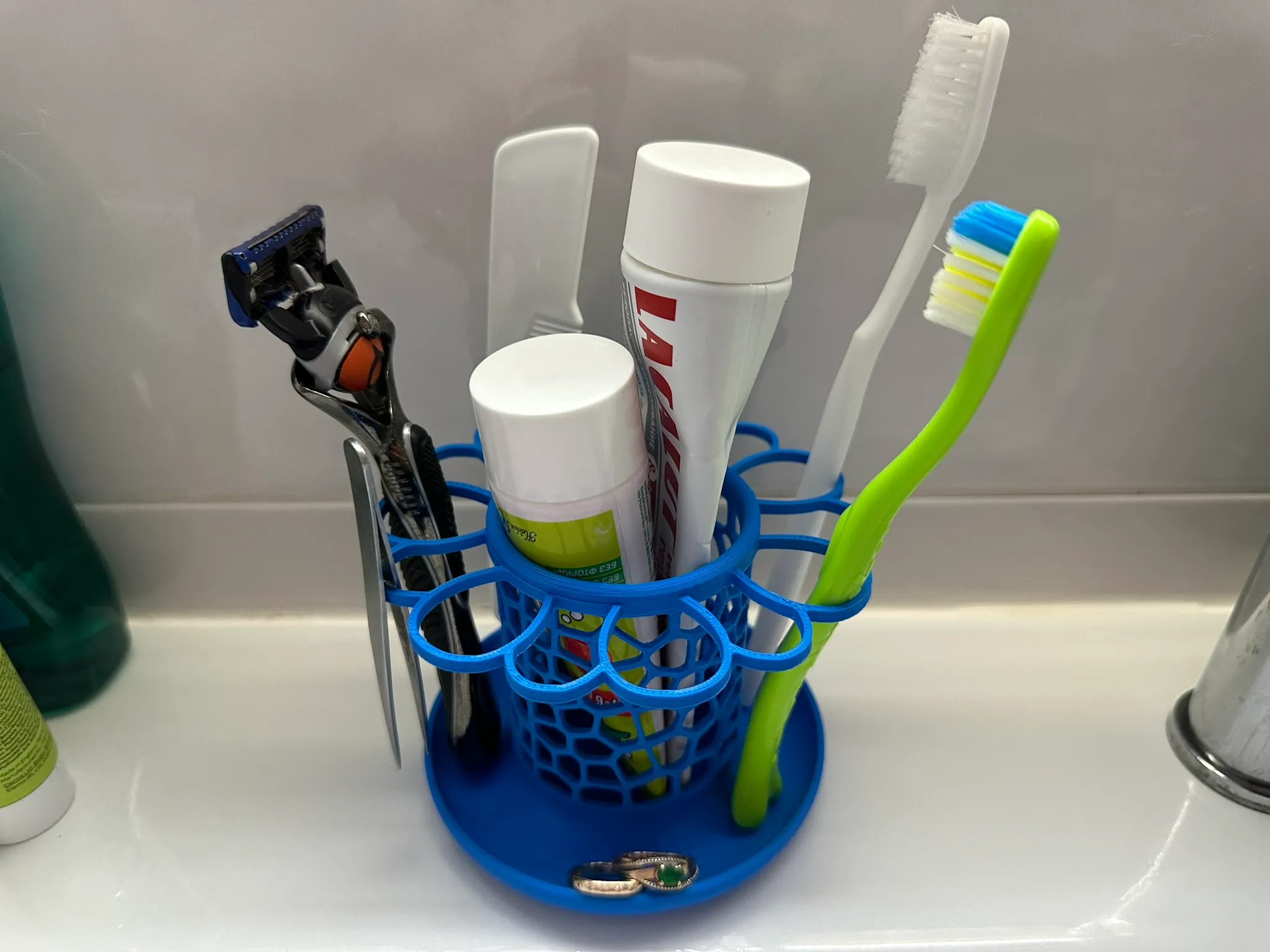 Flower toothbrush holder