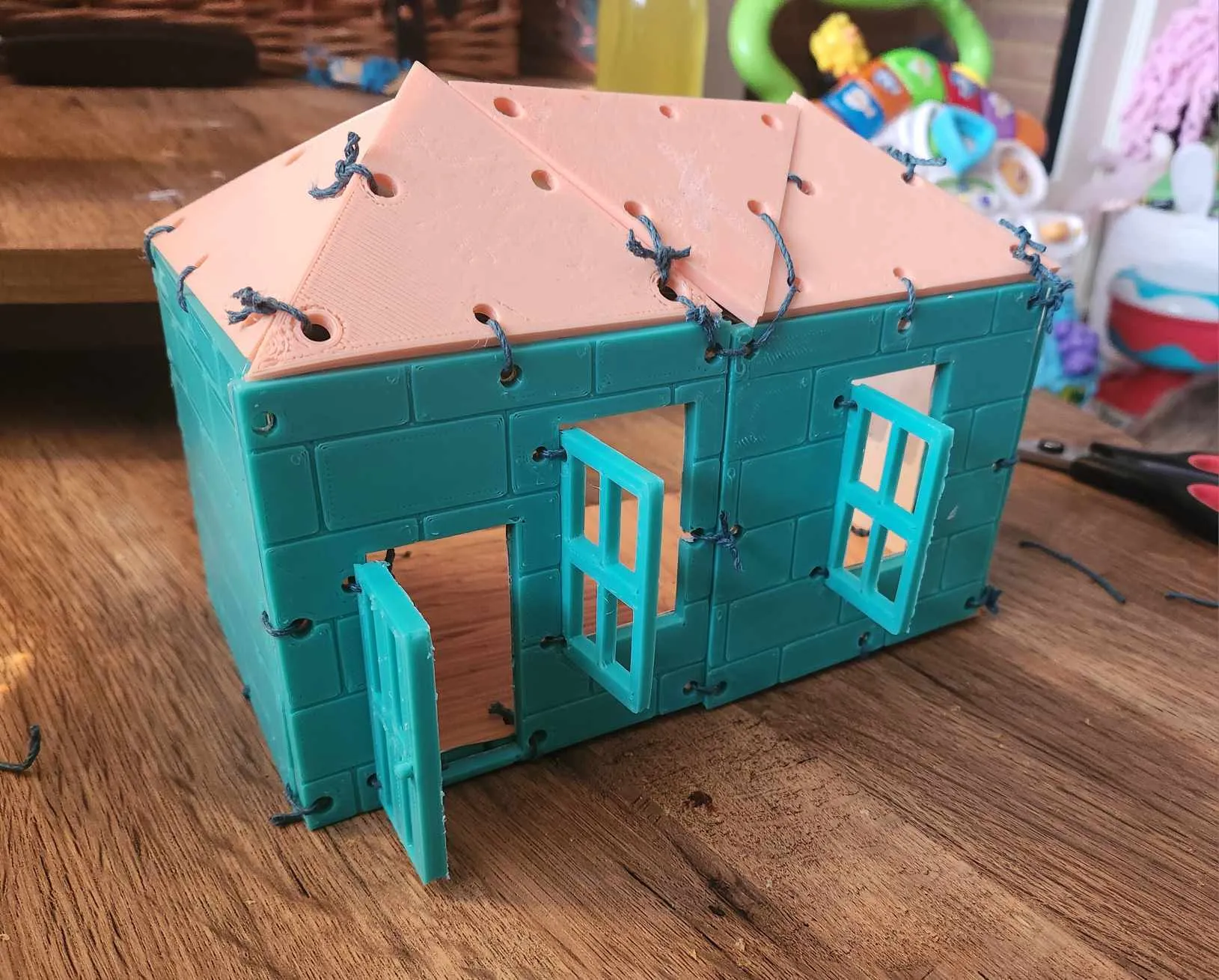Spielzeug-Puppenhaus - DIY - Einfacher Bau