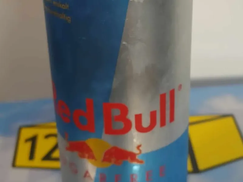 Couvercle de canette RedBull avec logo