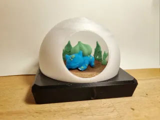 Miniature of a Bulbasaur inside a Terrario (Assembly)