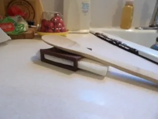 Mess free spoon rest