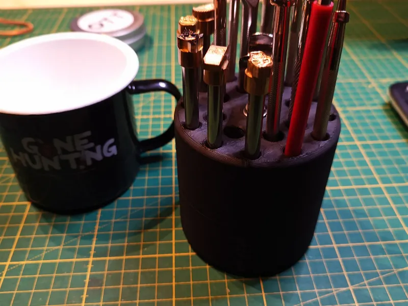 Cup organizer for leather tools
