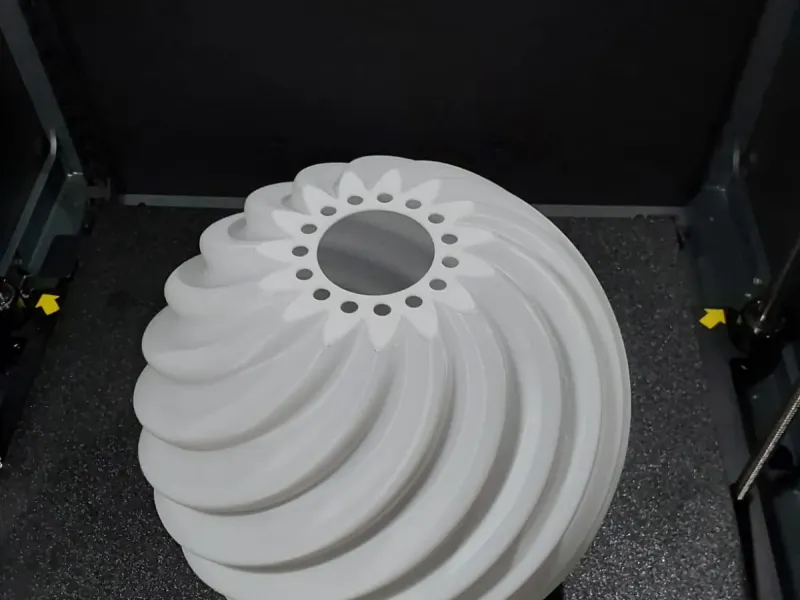 Spiral lampshade for E27 chandelier