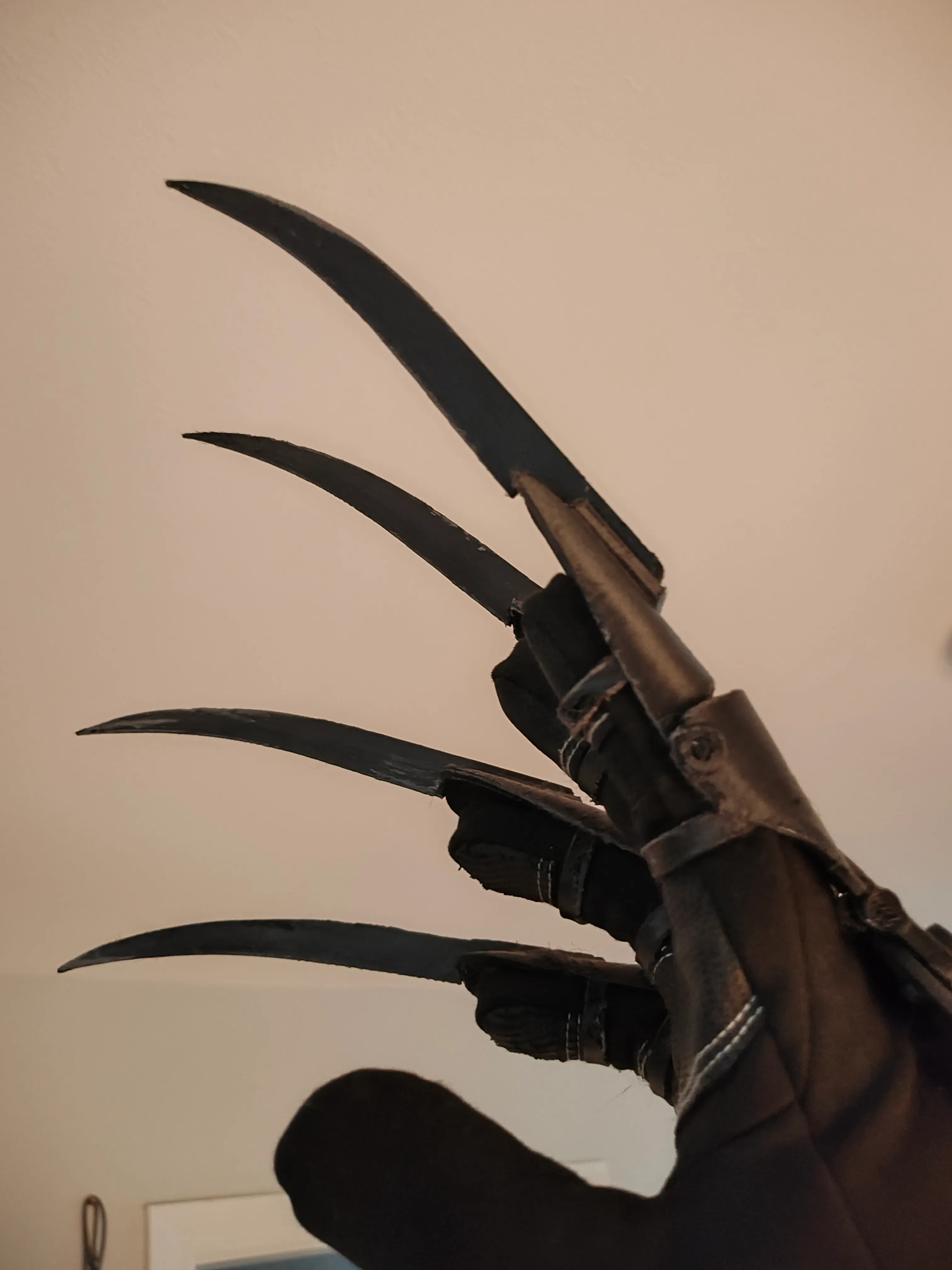 Bladed Glove Prosthetic