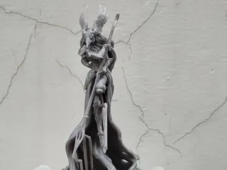 Vus - Spear Maiden to Morrigan - PRESUPPORTED - 32mm Scale