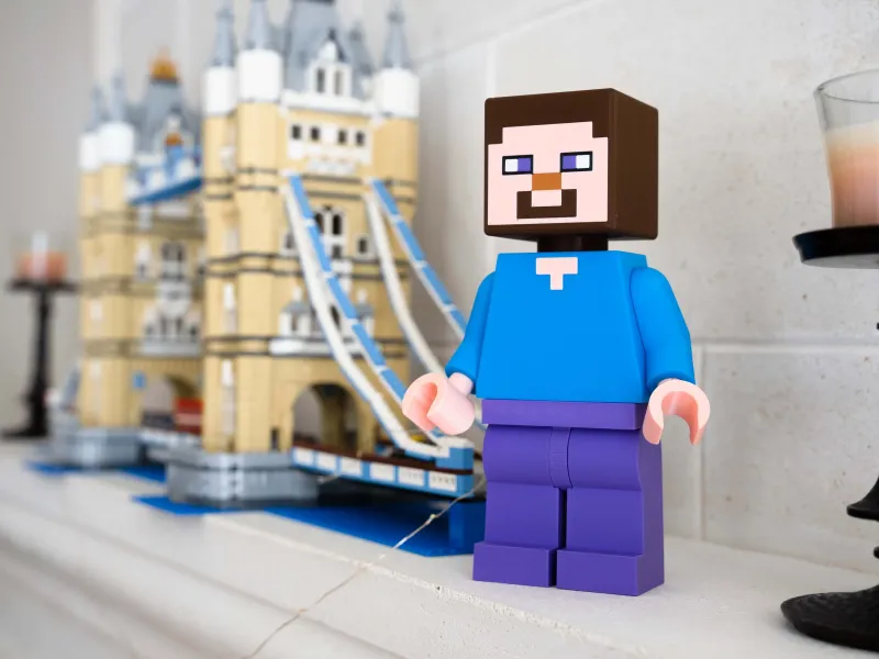 ⛏️ Minecraft Steve Minifigura Gigante (16") – Avventura a Blocchi