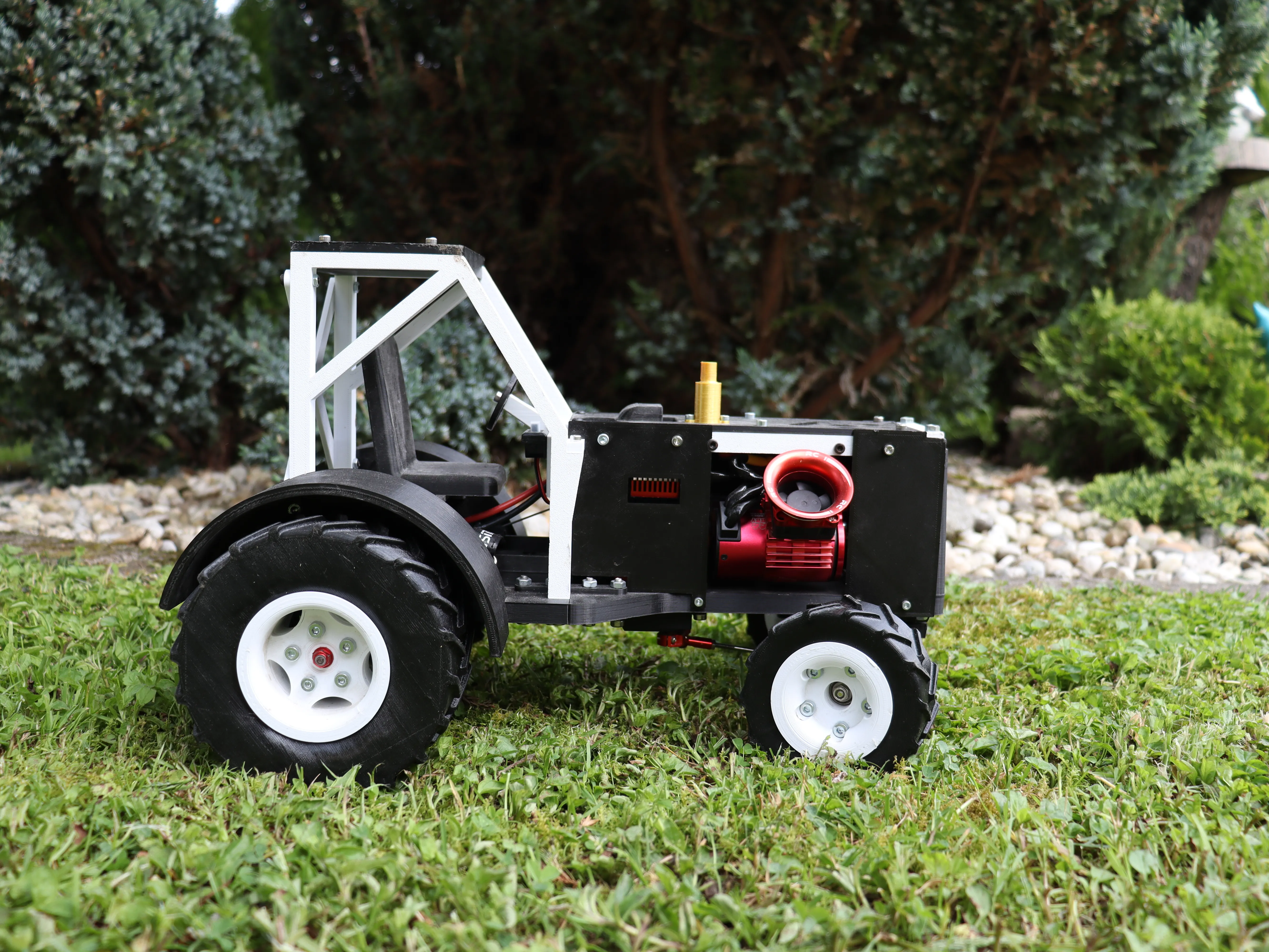 TRACTOR RC DE CARRERAS