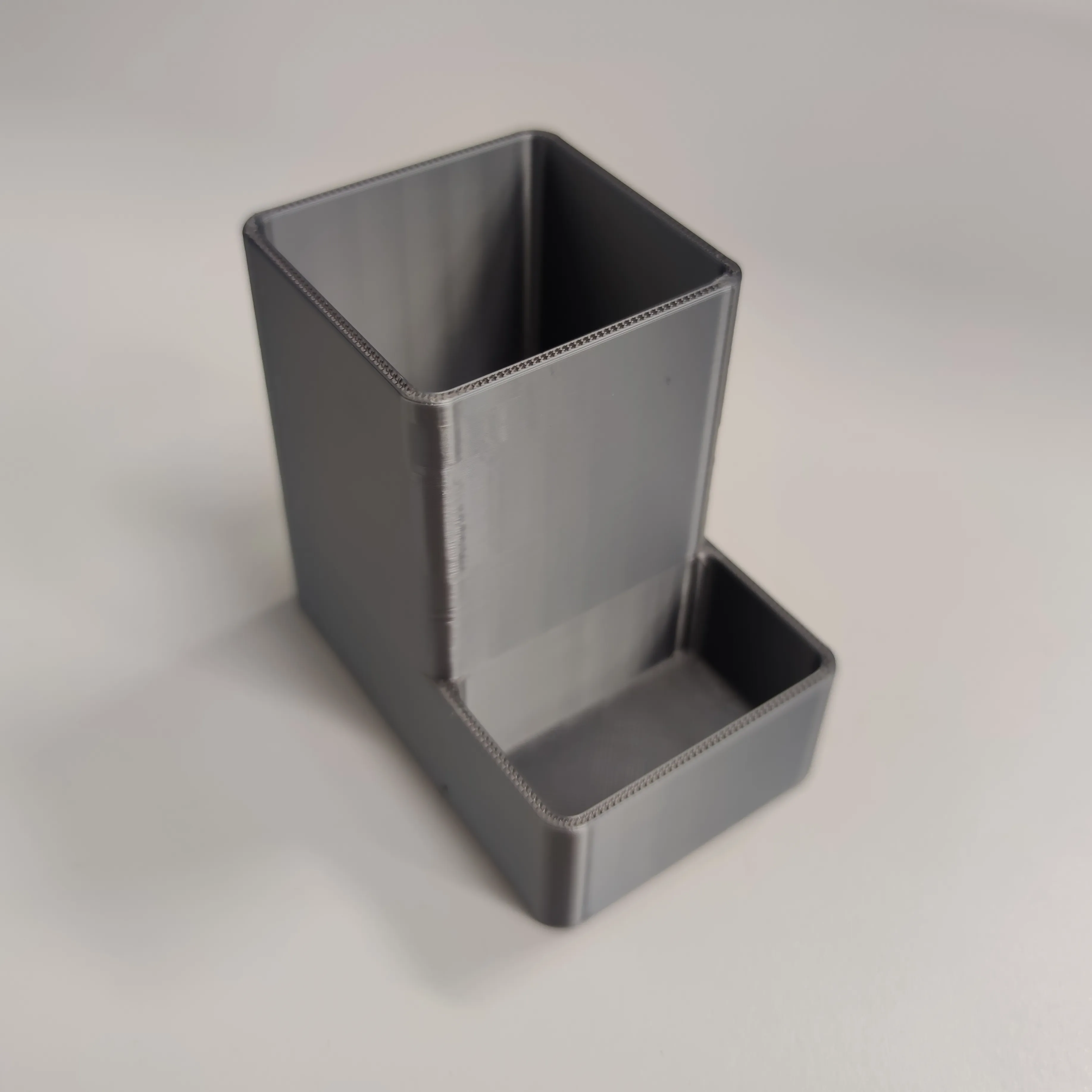 Articulated robot Desk Organizer