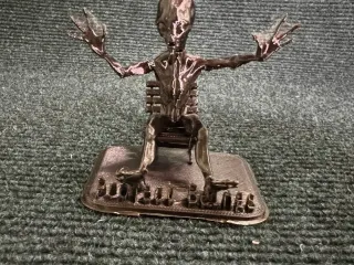 'Being' Phone Stand - Mini Alien Holding Phone.