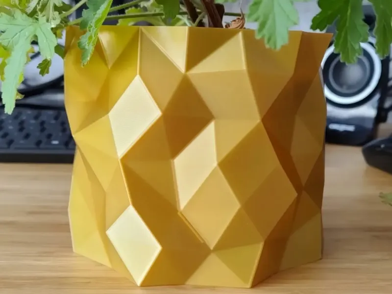 LowPoly Shatter Plant pot and Planter - Vase mode