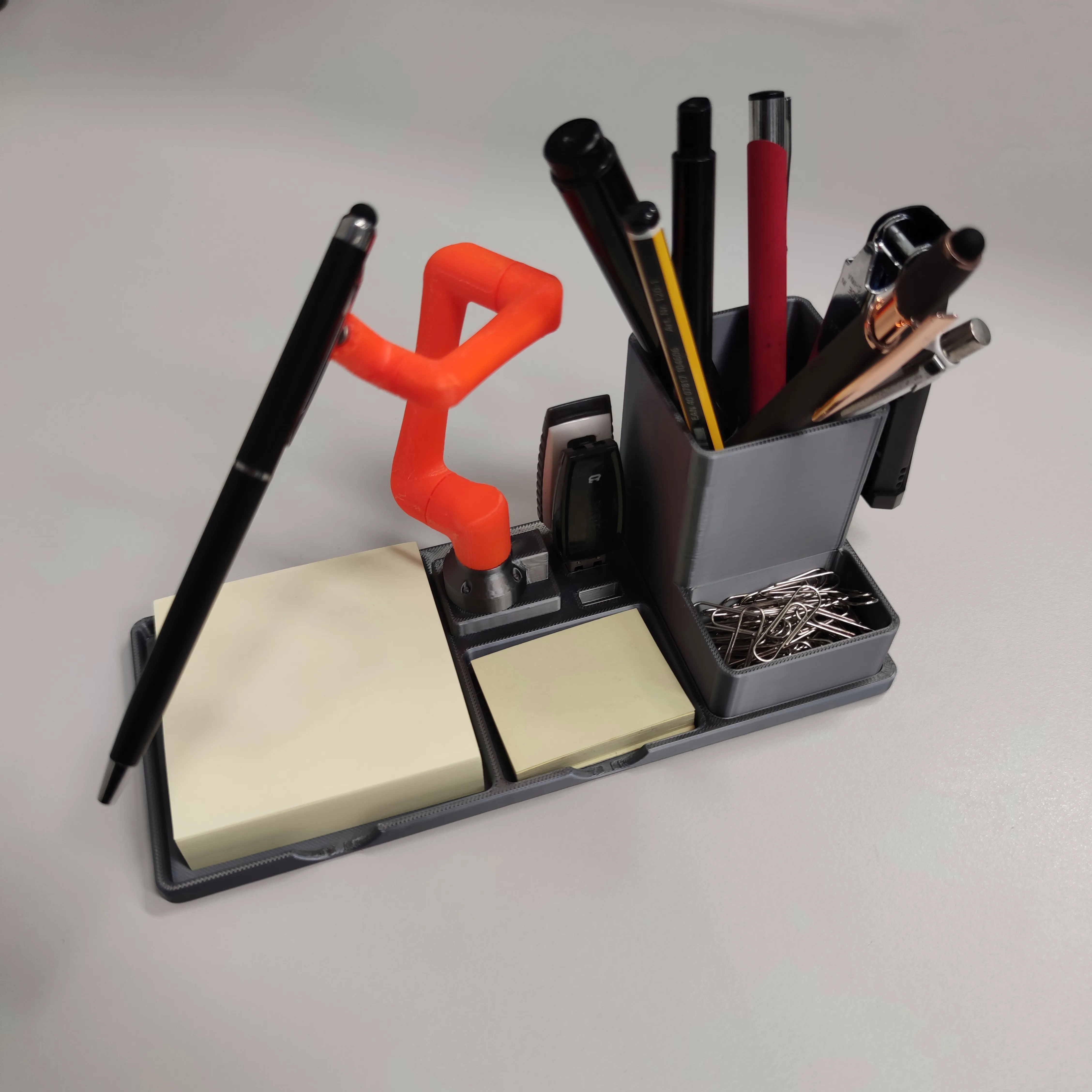 Articulated robot Desk Organizer