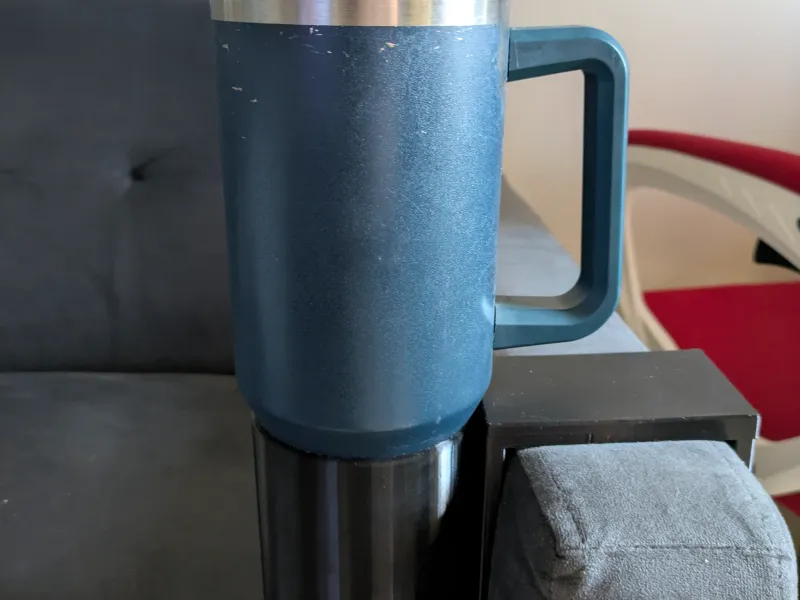 Soporte para tazas de sofá