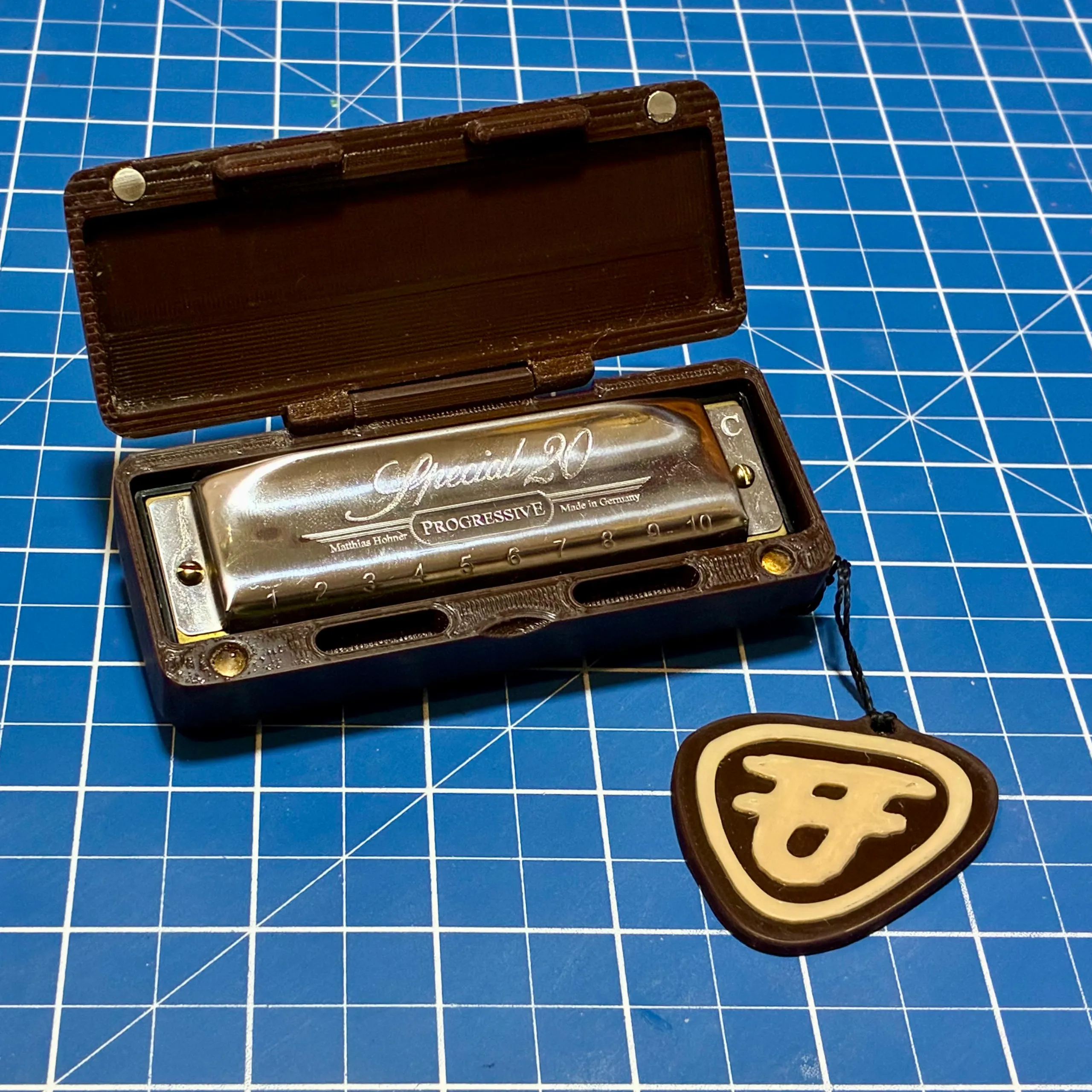 Hohner Special 20 Magnetic Case-3