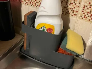 Kitchen sponge drainer